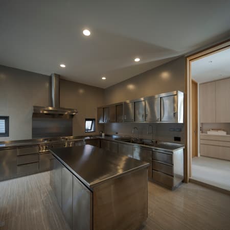 Baan Tectonix House